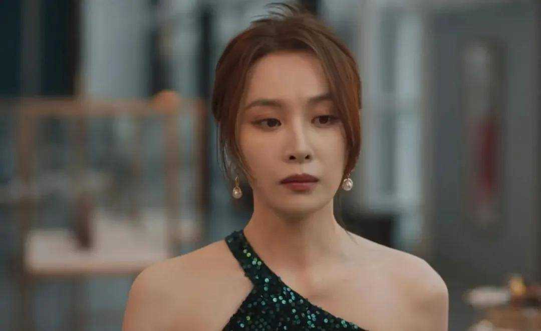 《城中之城》：苏见仁放弃婚礼也不懂 他和周琳都被赵辉给狠狠算计了