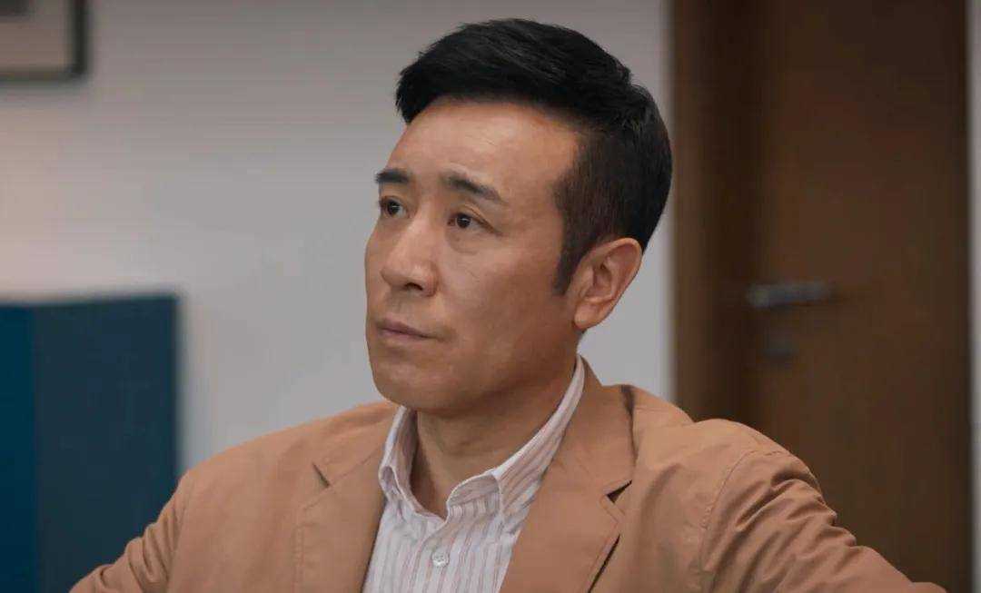 《城中之城》直到蕊蕊被骗财骗色 赵辉才发现蒋芮是沈婧派来的卧底