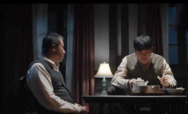 追了14集《哈尔滨1944》才发现 老金和老钱才是真正的谍战高手