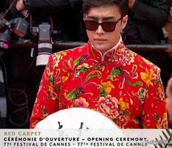 网红穿东北大花衣现身戛纳 闪光灯咔咔咔闪个不停成全场焦点