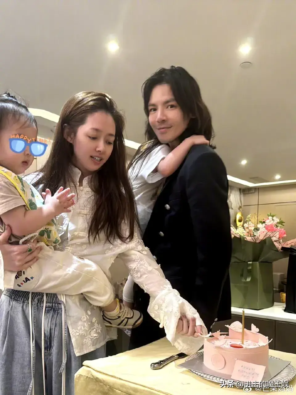 主打一个自信！郭碧婷直播关美颜 真实美貌惊艳网友