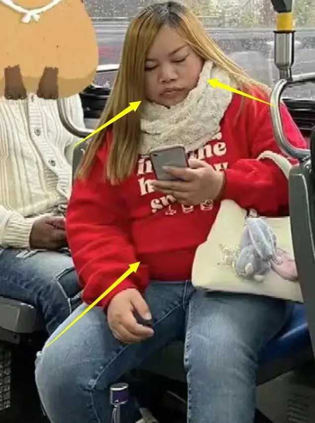 凤姐在国外被偶遇胖出双下巴 用的手机和靴子暴露经济能力