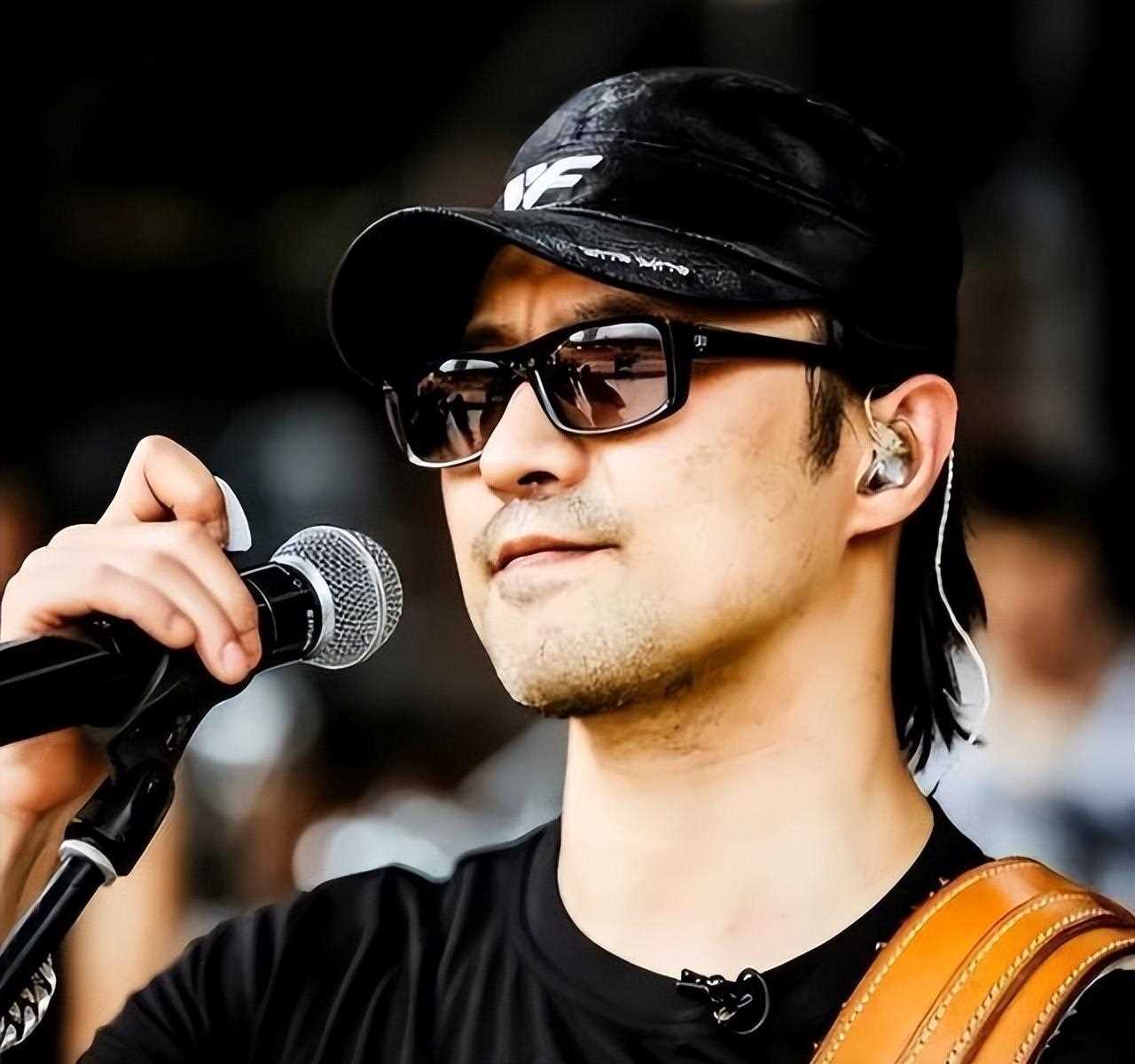 汪峰官宣新恋情:辟谣婚内出轨女网红 大方透露与李巧相识细节