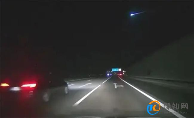 葡萄牙夜空划过巨大蓝色火流星 蓝色火流星的产生条件