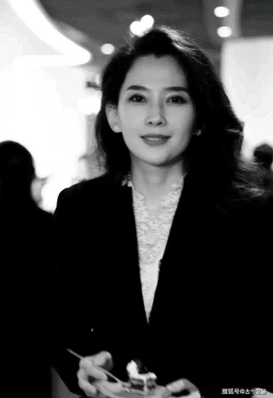 汪峰新女友被扒！曾参加《非诚勿扰》 25岁产女离异拼事业