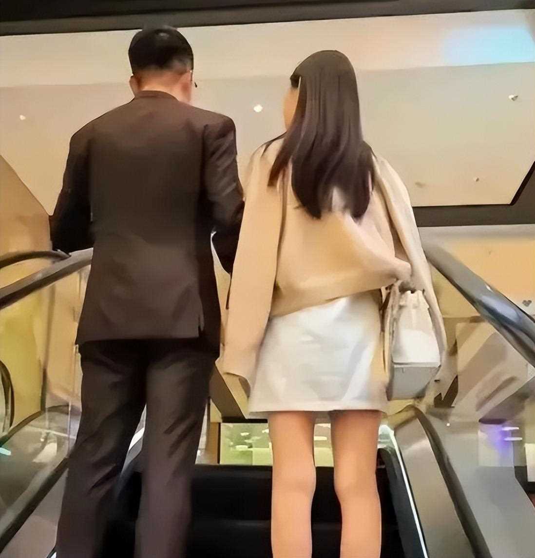 张兰直播间卖喜糖 对汪小菲再婚的祝福和支持令人动容