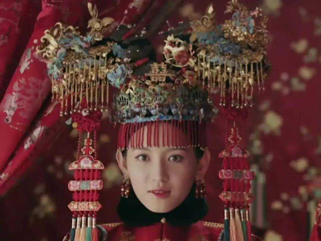 古装剧女主的头上都是“违章建筑” 密密麻麻的钗环步摇,真的好看吗?