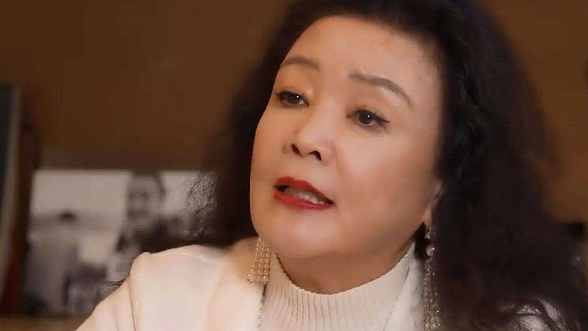 张兰承认患上白癜风!脖子额头都是白斑 心态乐观展女强人本色