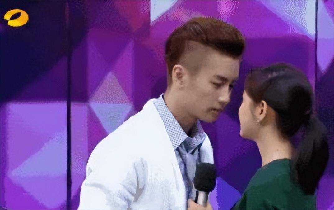 陈妍希婚变传闻后首次公开露面 接拍新剧表情淡然不受影响