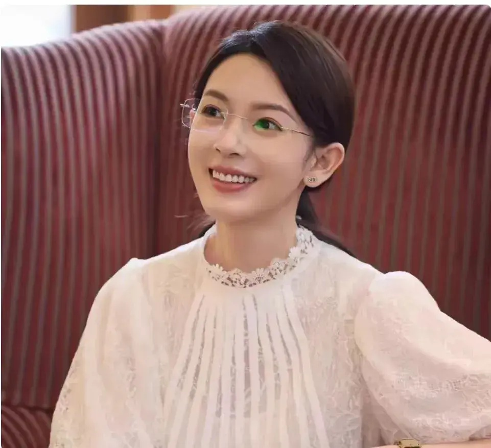 《玫瑰的故事》白晓荷有孩子了 当年黄振华到底是怎样失身的？