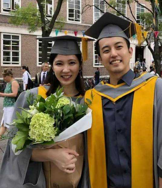 金爱罗官宣离婚冲上热搜 与韩籍丈夫五年婚姻画上句号震撼全网