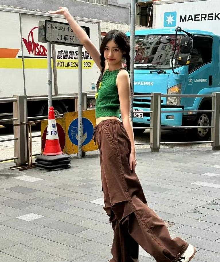 徐朵首度回应随徐帆姓 透露徐帆不是虎妈