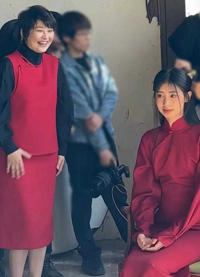 徐朵首度回应随徐帆姓 透露徐帆不是虎妈