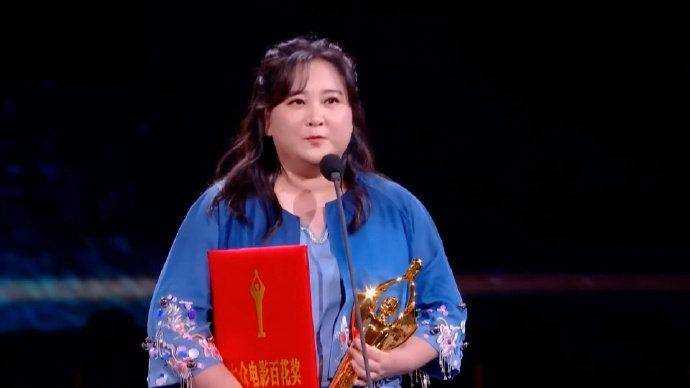 贾玲再次导演影后双提百花奖 才华得到广泛认可