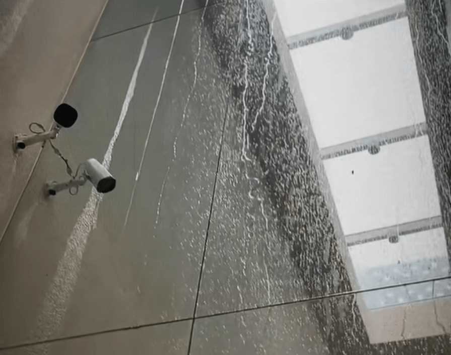 上海暴雨,多位明星家中漏水 家里接水的盆子“排排坐”