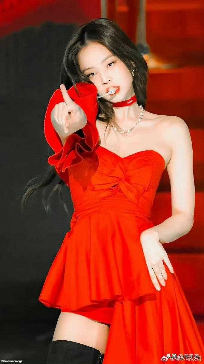 Jennie相关吸烟镜头已被删除 私人化妆室里的烟雾弹引网友大讨论