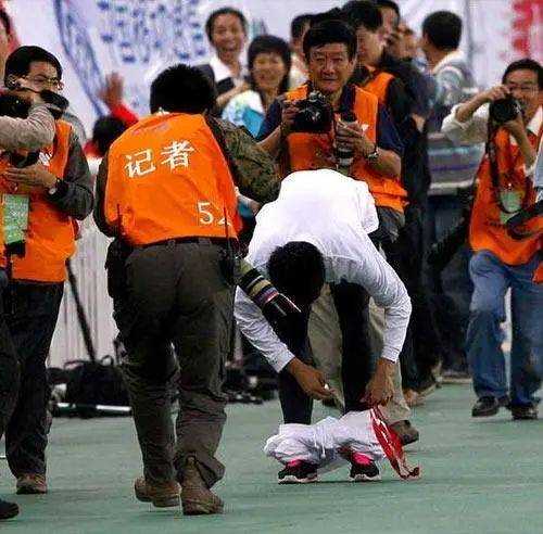 刘翔幽默回应“八分之一裤子”话题 瞬间拉近跟网友的距离