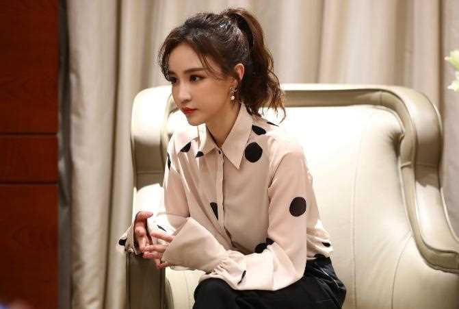 举报网红雪梨吸毒博主被 禁言 公安通报来得可真快