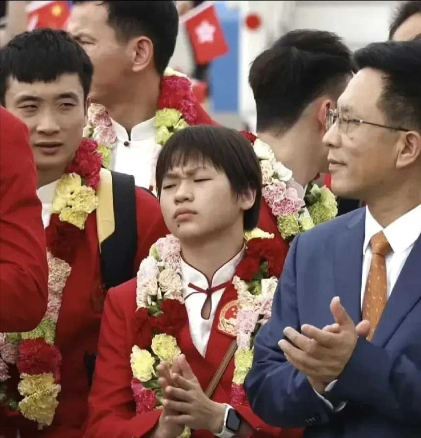 奥运会冠军访港引爆关注 李家超问全红婵零水花怎么做到的