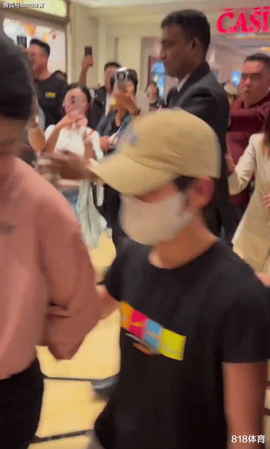 过分!全红婵被围堵躲女厕所 饭圈粉请适可而止吧!