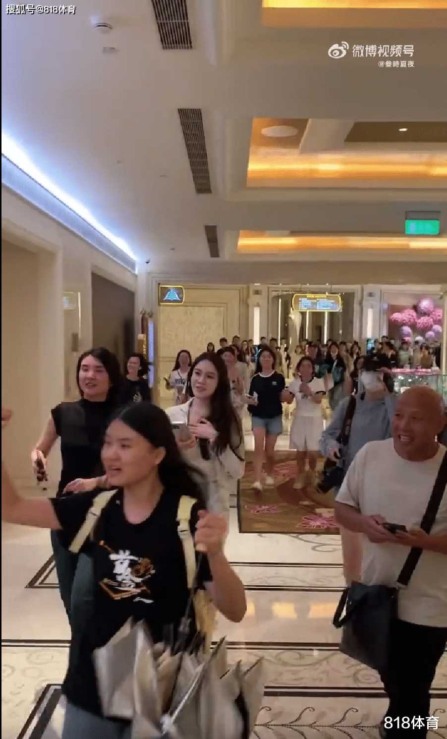 过分!全红婵被围堵躲女厕所 饭圈粉请适可而止吧!