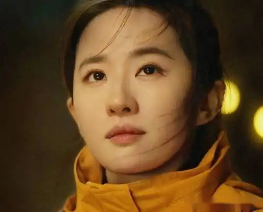 刘亦菲登上越南国家电视台 不亏是美貌与才华于一身的演员!