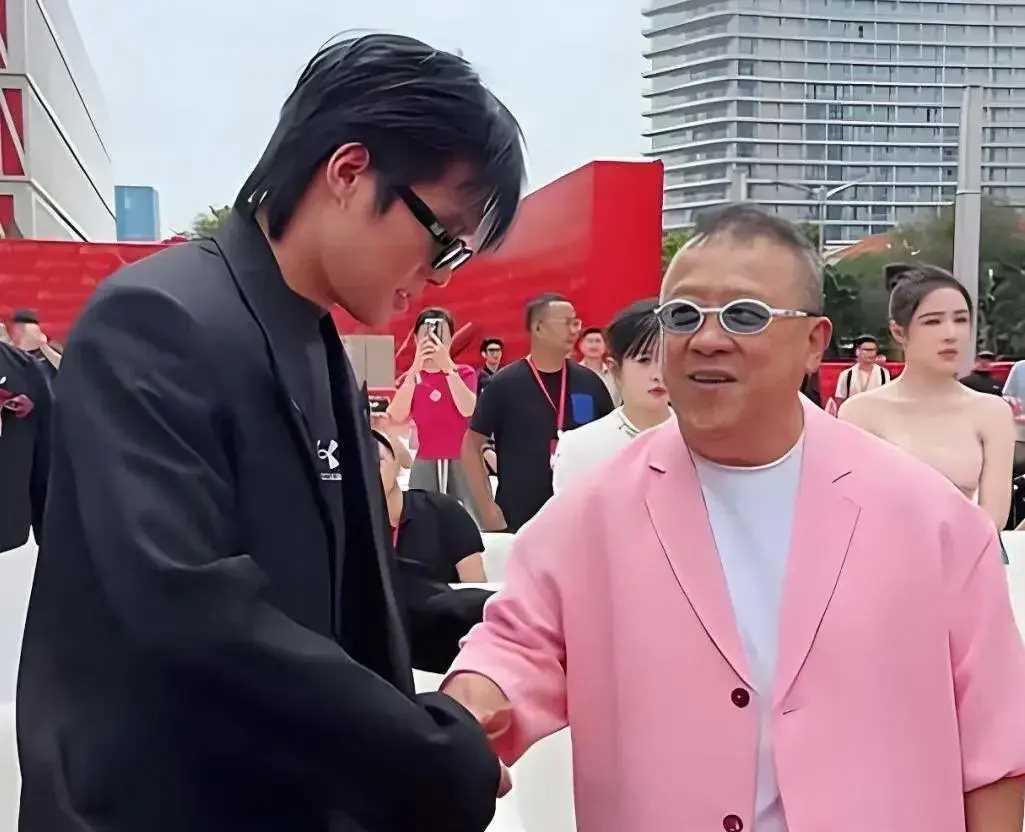 曾志伟连夜改名去掉三只羊相关信息 直播带货圈又一场风暴要来?