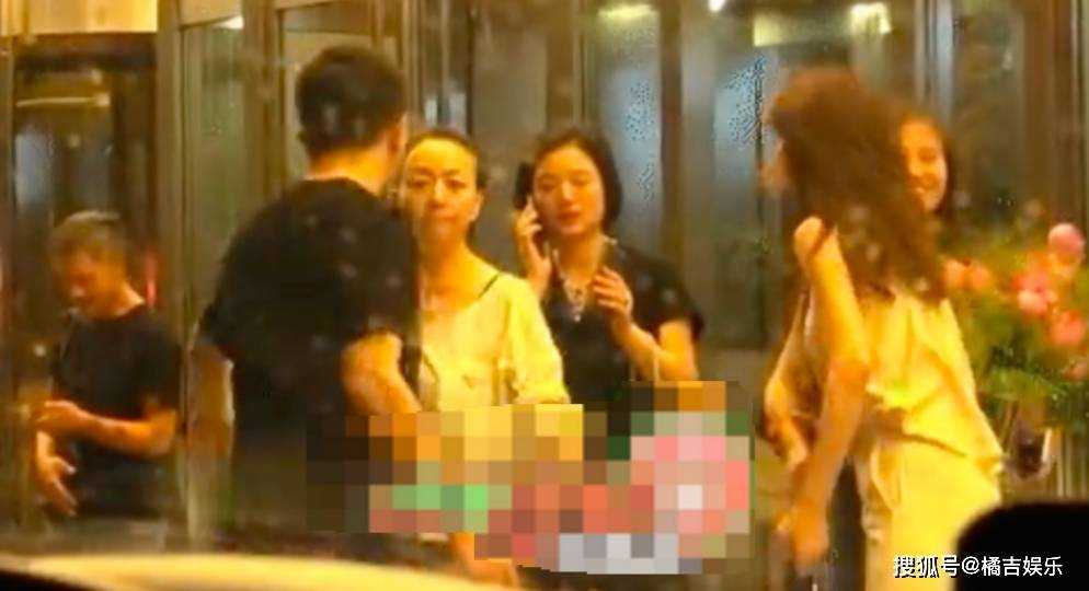 姜妍带男友参加宋丹丹生日宴 两人已于4年前结婚