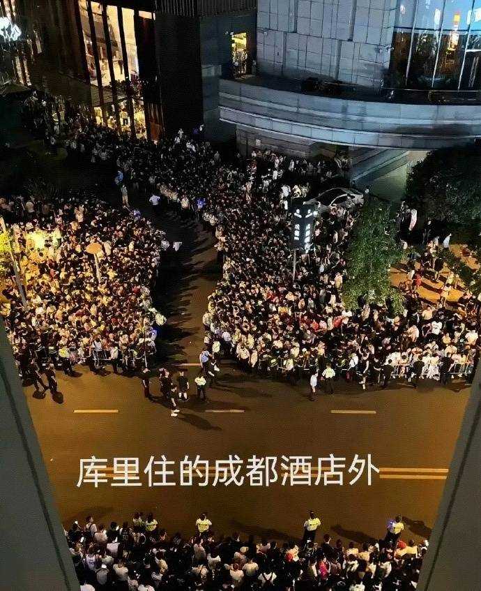 库里喜欢吃辣！库里谈来中国吃火锅
