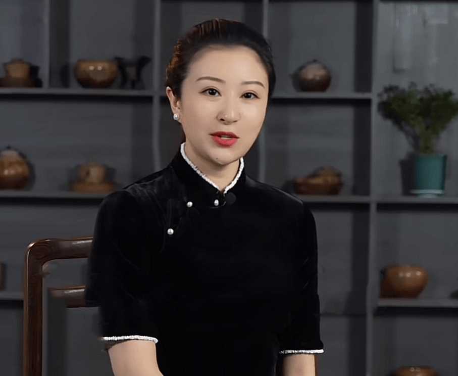 41岁网红晨曦姐姐去世 生前以卖茶和优雅形象闻名