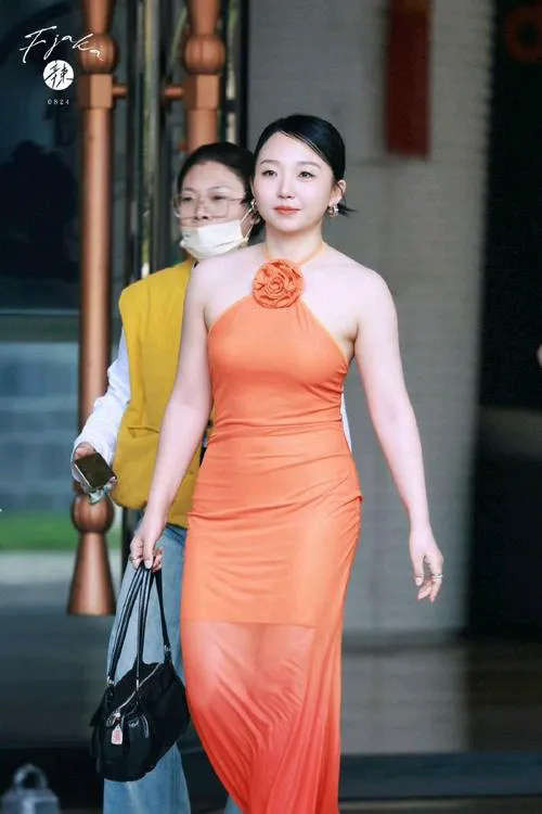 李嘉琦《浪姐6》路透瘦了好多 这身材管理堪称教科书级别!