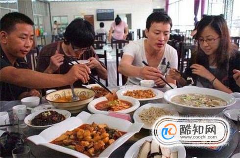 怎样给亲戚夹菜合适？
