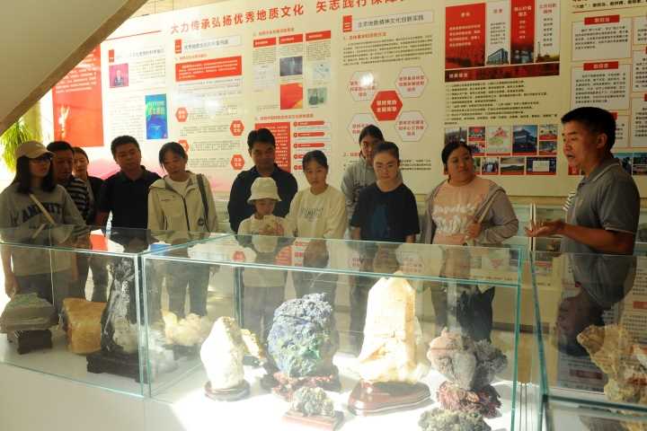 沉浸探索水科学实验室,零距离体验水质检测奥秘