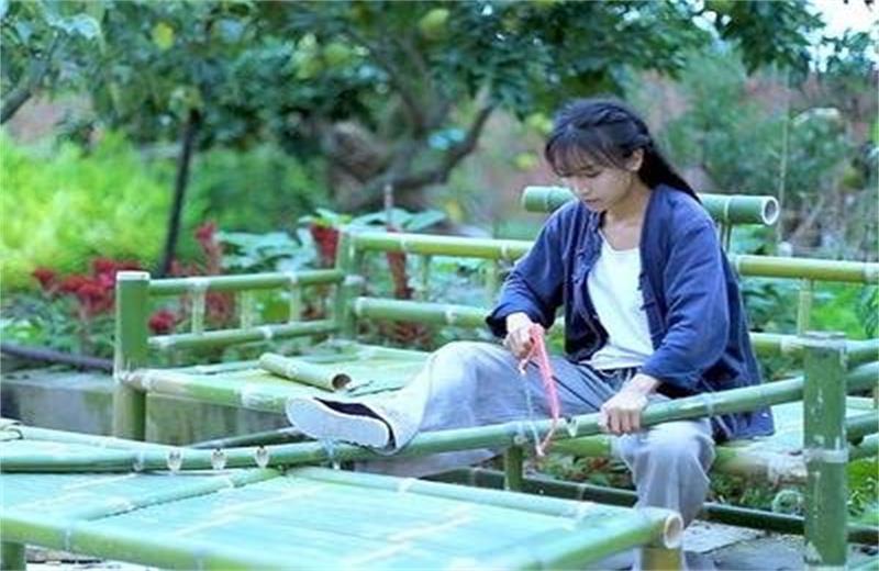 李子柒上央视,这段时间她很倒霉,但是她格局却非常大
